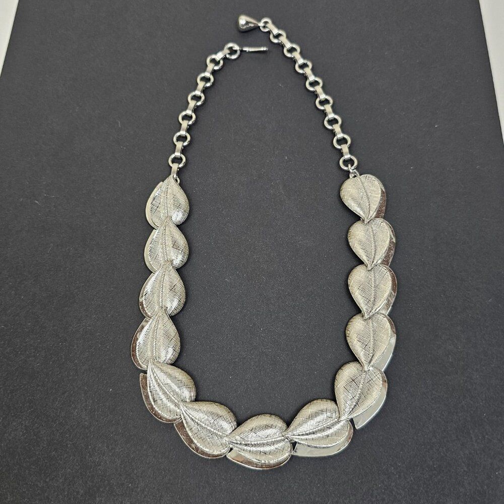 Vintage Choker Necklace Silver Tone Metal Leaf Leaves Link Smooth Textured - Picture 10 of 14